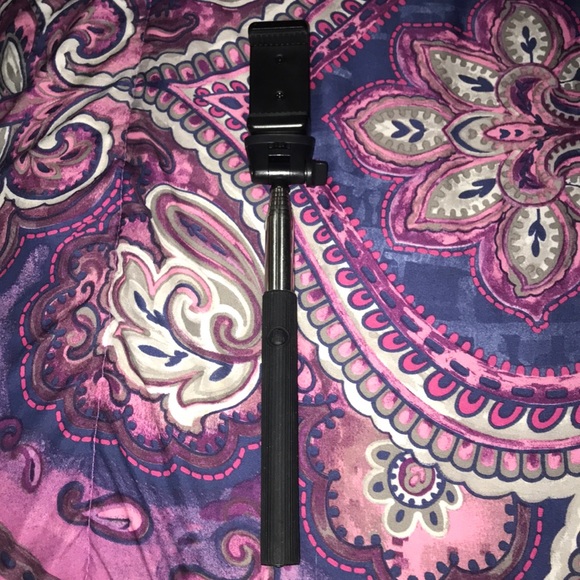 brookstone Other - [BROOKSTONE] Bluetooth Selfie Stick